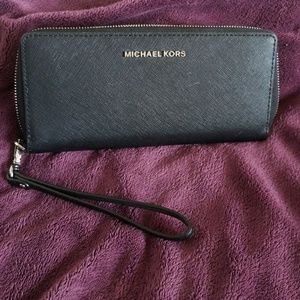Micheal kors wallet